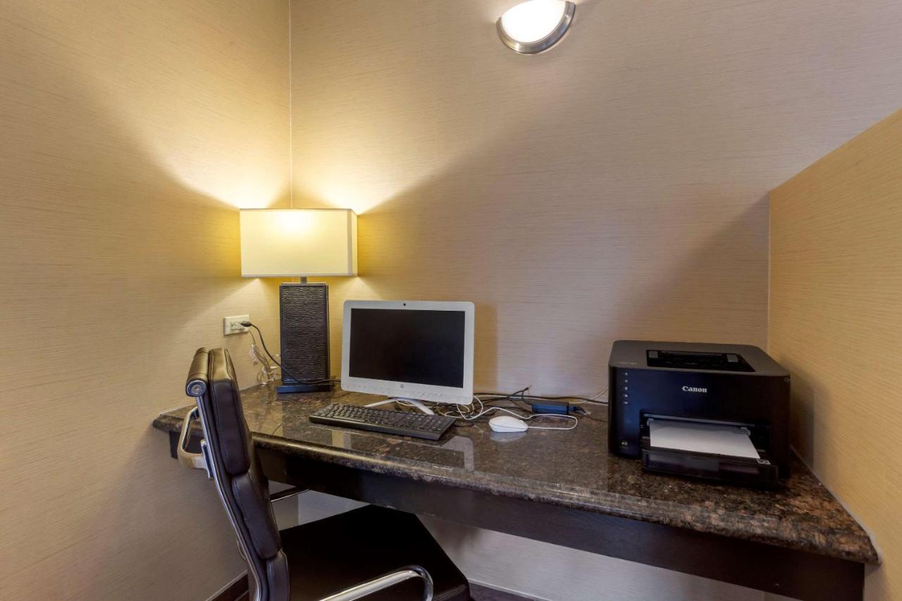 Comfort Inn Hobart-Merrillville I-65 Bagian luar foto