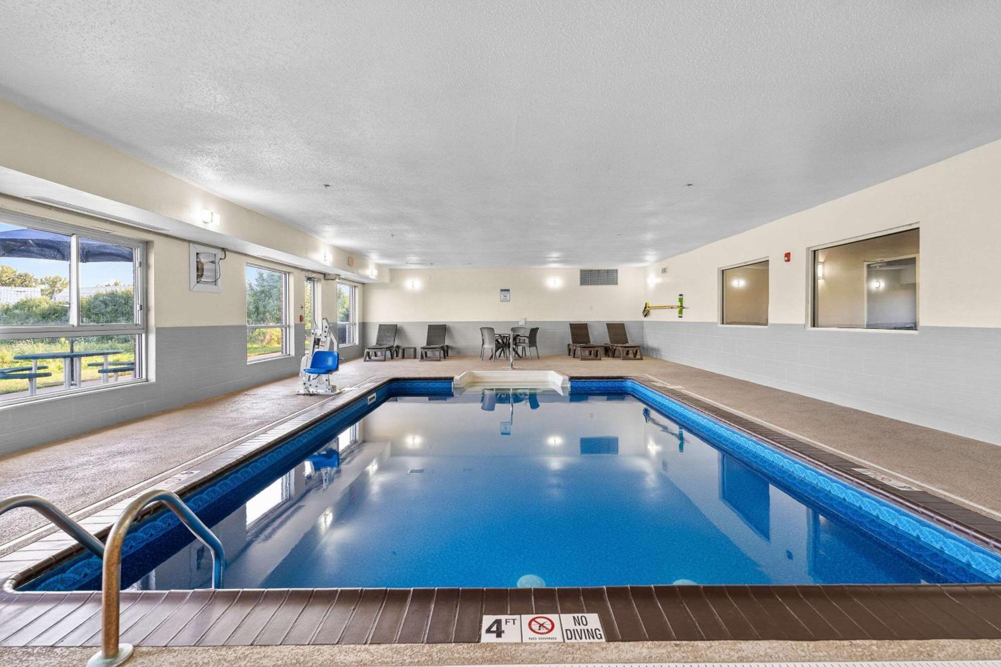 Comfort Inn Hobart-Merrillville I-65 Bagian luar foto